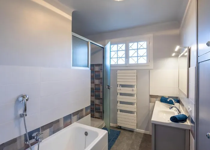 Le Clos Saint Emilie - Tennis & Piscine By Interhome * ベジエ