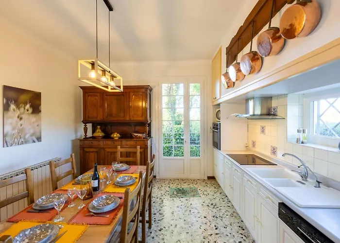 別荘 Le Clos Saint Emilie - Tennis & Piscine By Interhome *