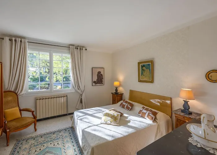 Le Clos Saint Emilie - Tennis & Piscine By Interhome *
