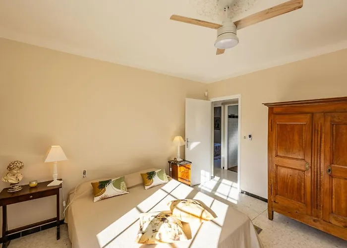 Le Clos Saint Emilie - Tennis & Piscine By Interhome