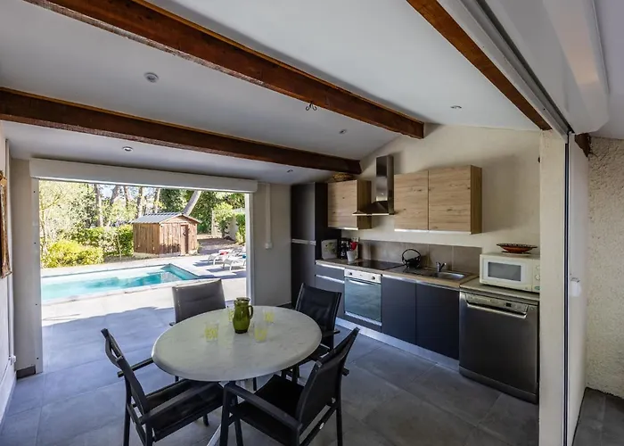 別荘 Le Clos Saint Emilie - Tennis & Piscine By Interhome *